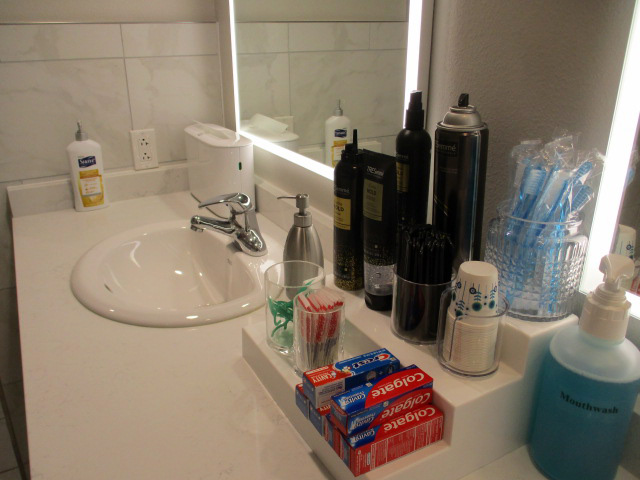 E-A-S grooming amenities