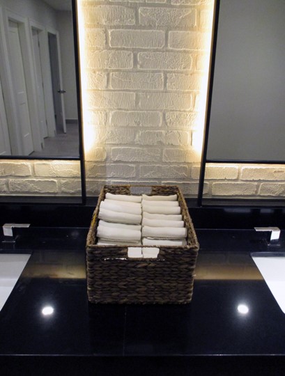face hand towel basket